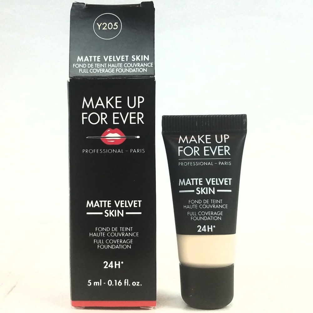 MAKE UP FOR EVER Foundation Matte Velvet 24H Light